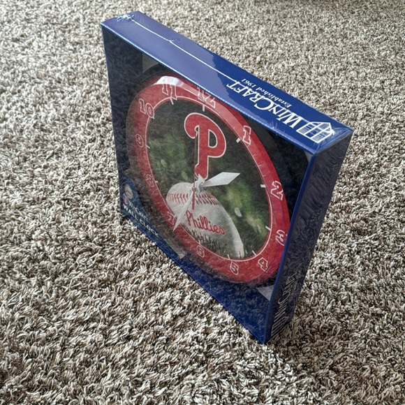 Philadelphia Phillies Round Wall Clock, 12.75-Inch WinCraft - Picture 5 of 6